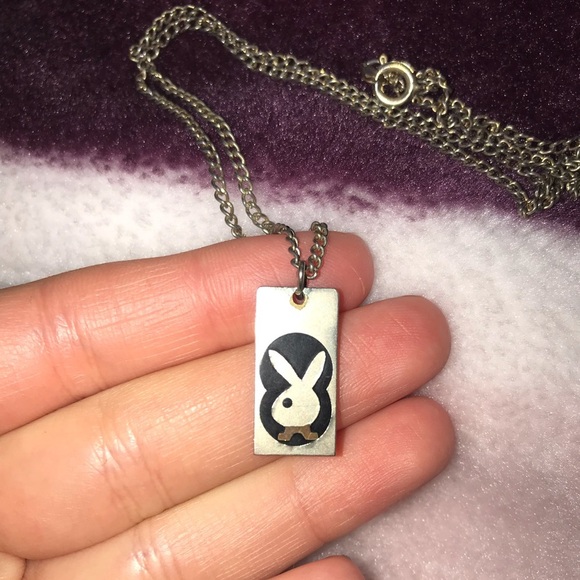 VINTAGE PLAYBOY TAG NECKLACE - Picture 3 of 6